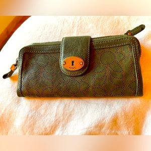 Fossil bifold wallet.